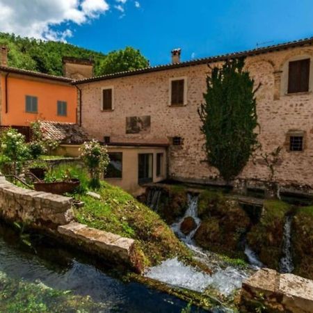 Casa Vacanze Fonte Del Menotre Foligno Buitenkant foto