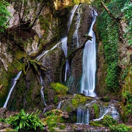 Casa Vacanze Fonte Del Menotre Foligno Buitenkant foto